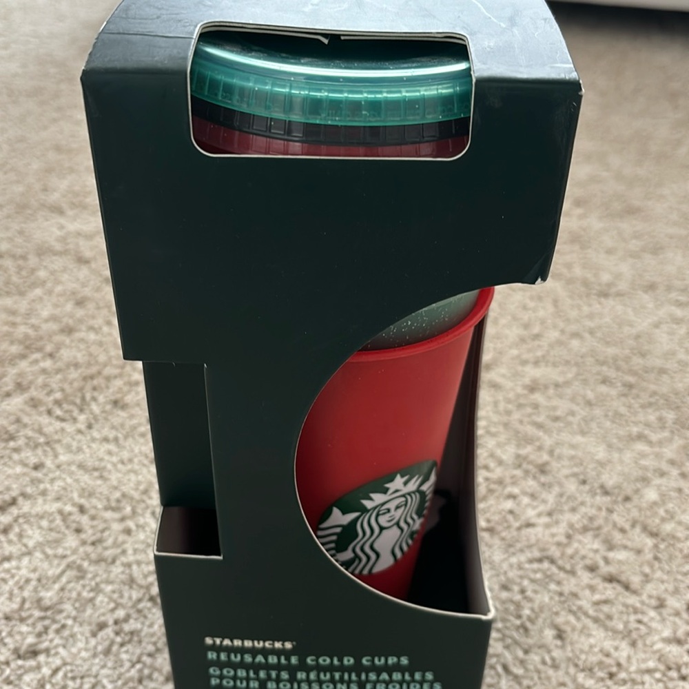 Starbucks cold cups no straws